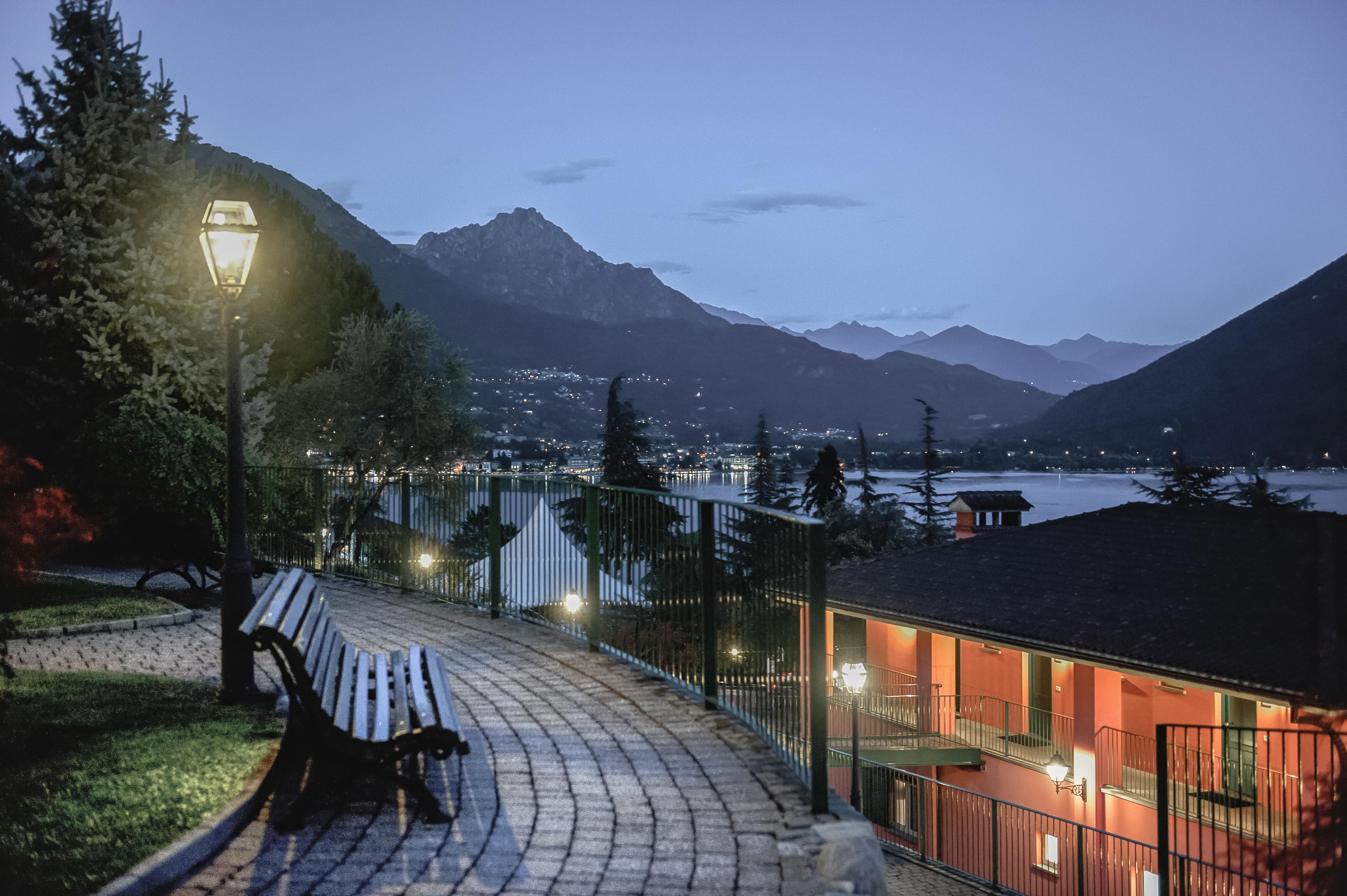 Parco San Marco Lifestyle Beach Resort Porlezza Bagian luar foto