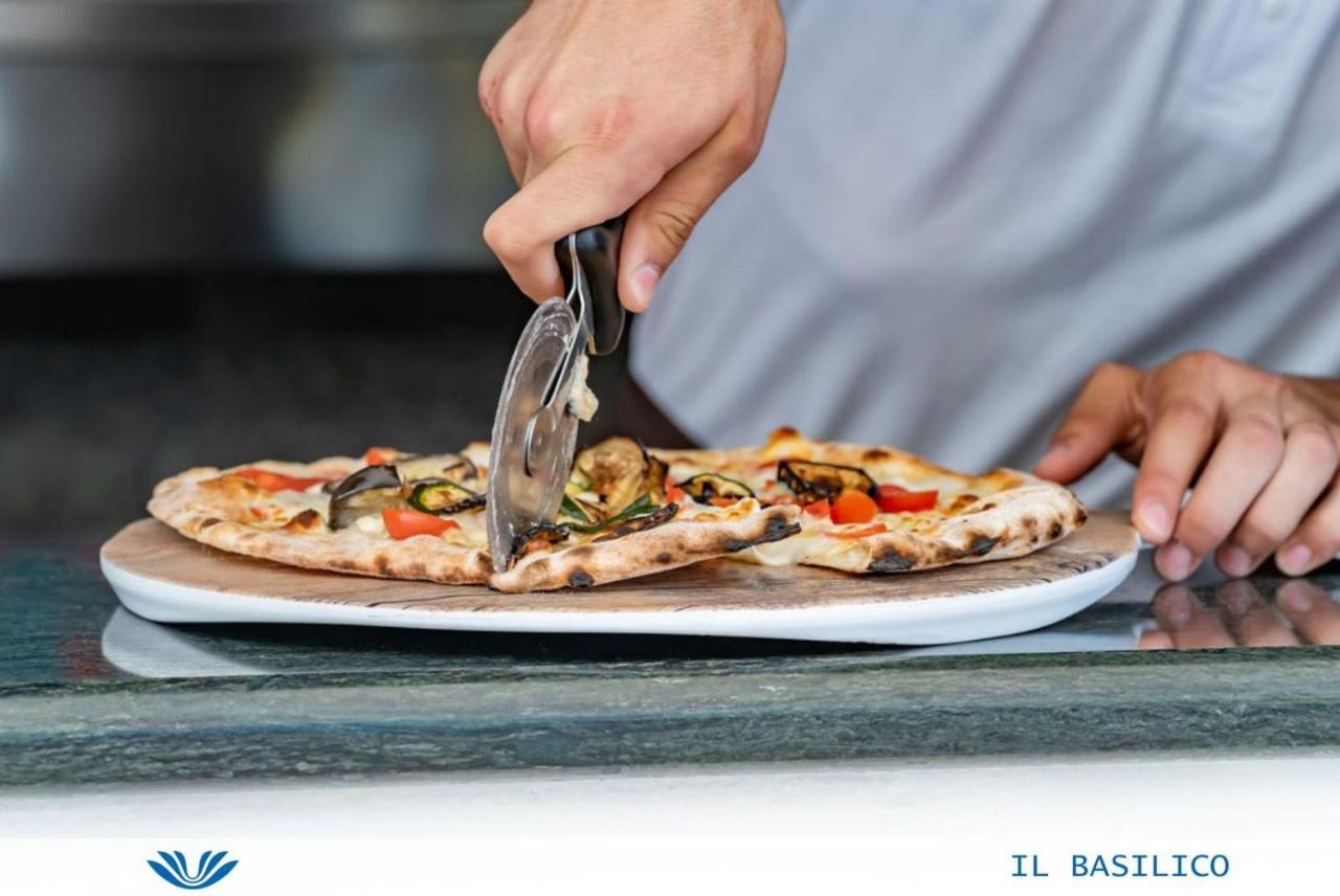 Parco San Marco Lifestyle Beach Resort Porlezza Bagian luar foto