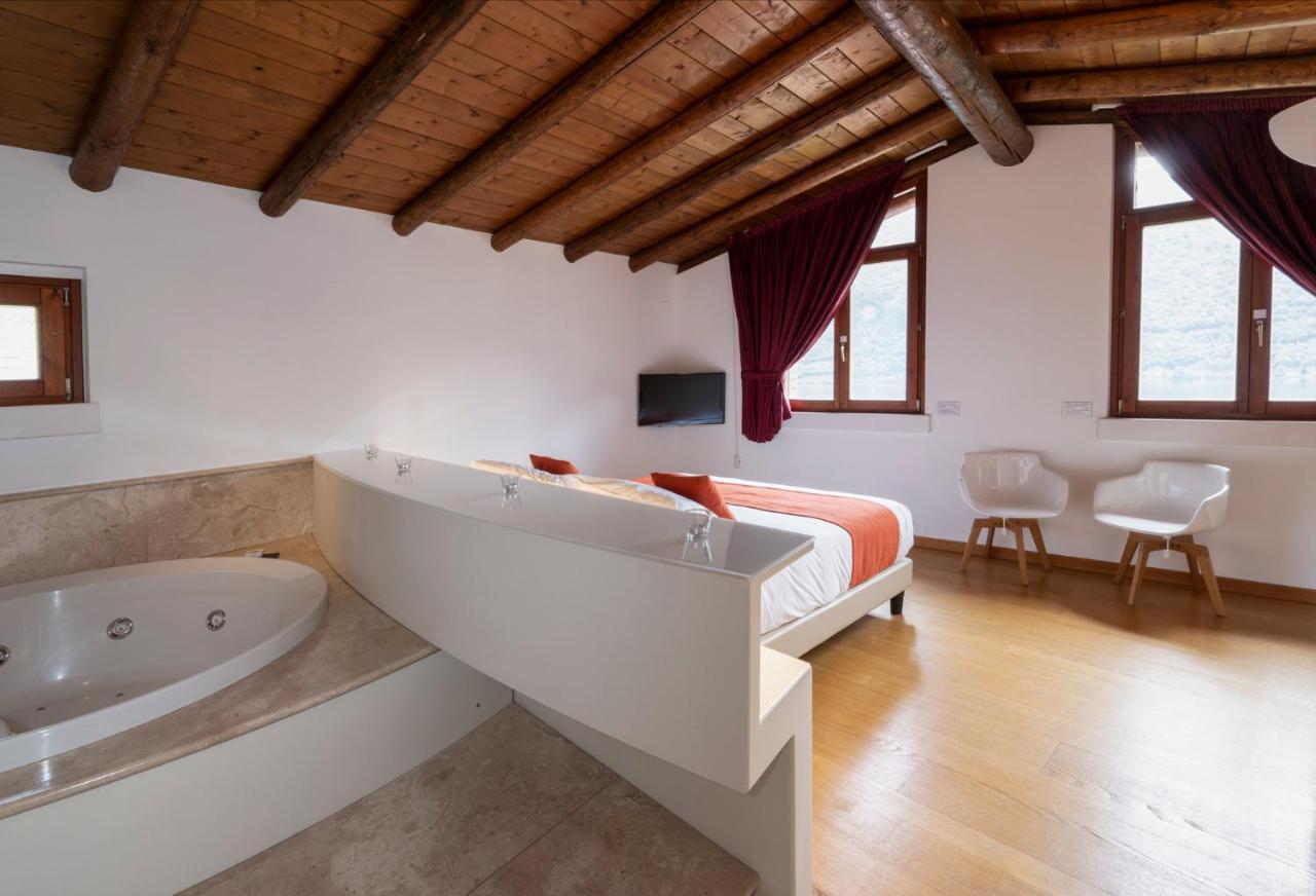 Parco San Marco Lifestyle Beach Resort Porlezza Bagian luar foto